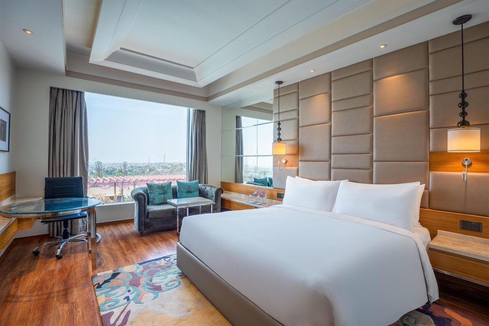 Radisson Blu Jammu 24/71