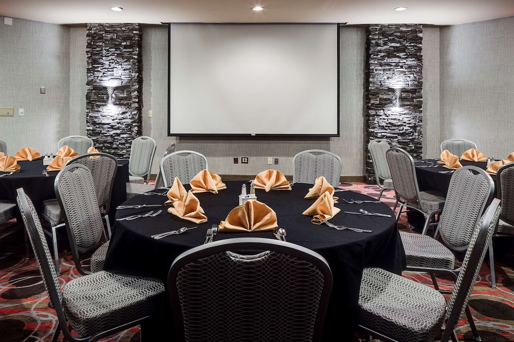 Hampton Inn Iowa City/Coralville 51/54