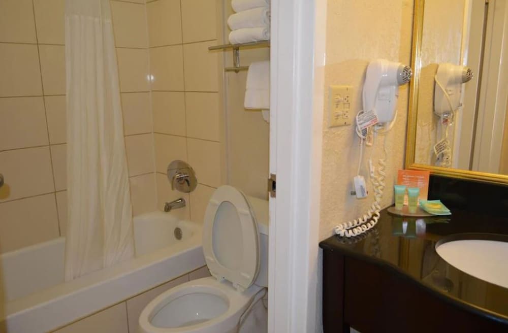 Opal Hotel and Suites 49/50