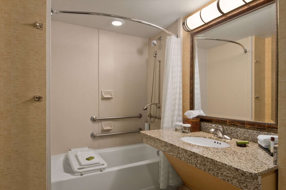 Embassy Suites by Hilton Charlotte Concord Golf Resort & Spa 17/74
