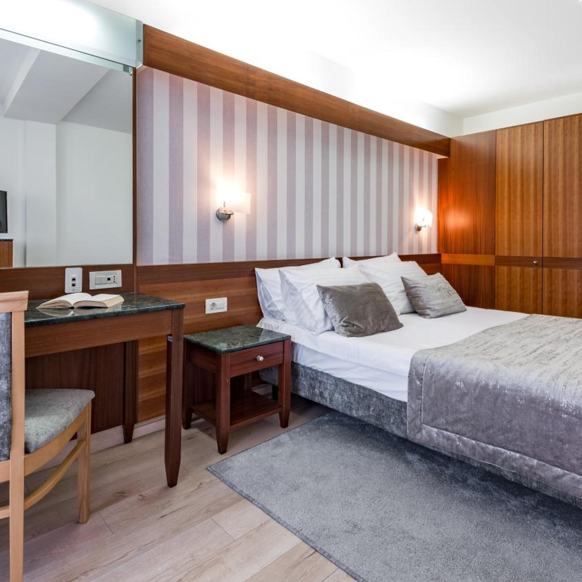 ROOM, DOUBLE OR TWIN BED, SEA VIEW, BALCONY