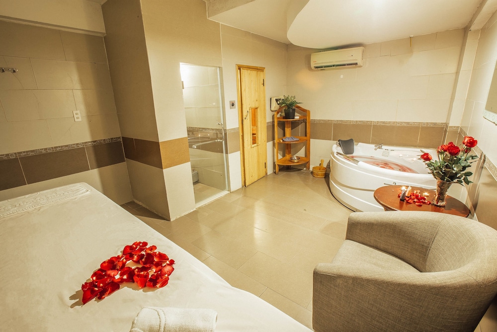 Muong Thanh Vinh Hotel 55/69