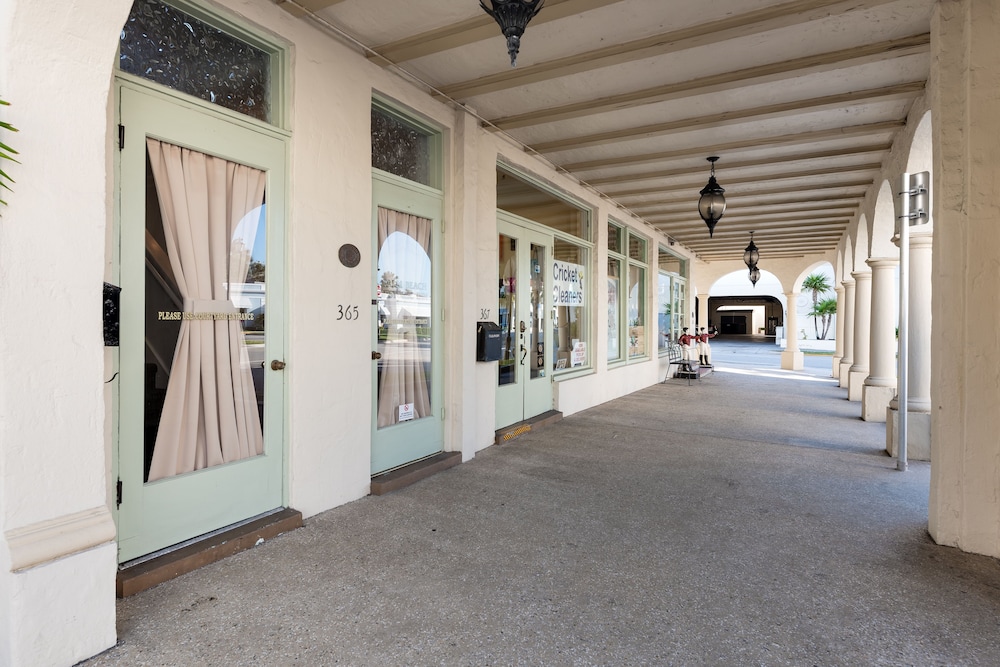 Palm Beach Historic Inn 6/50