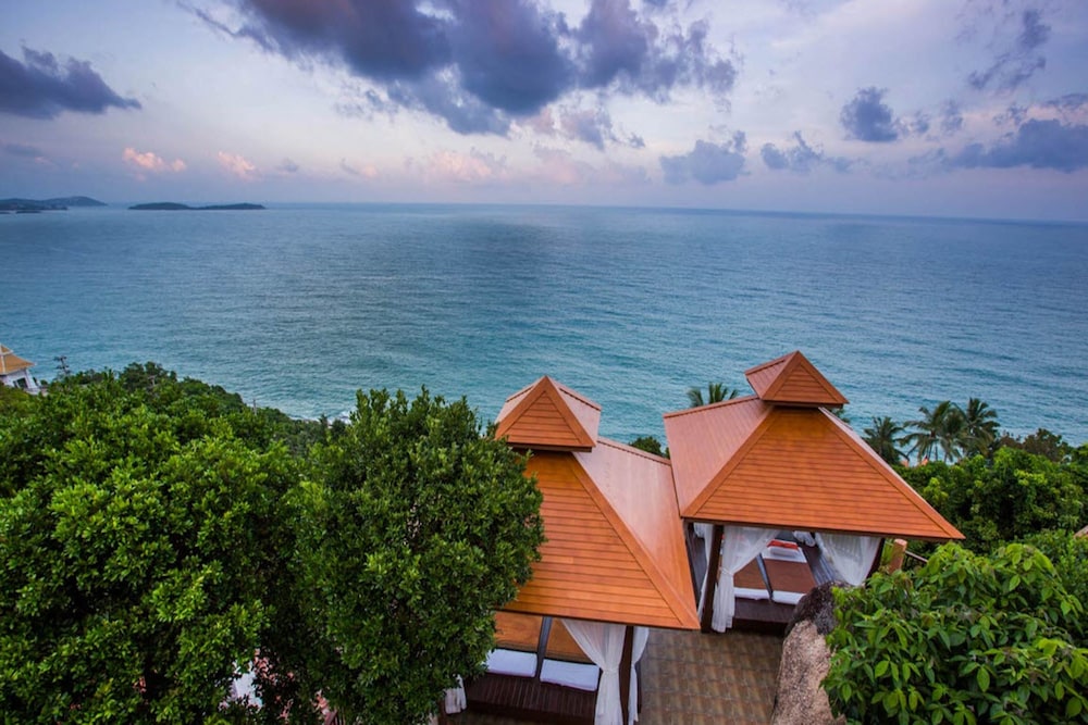 SAMUI BAYVIEW RESORT & SPA 56/66