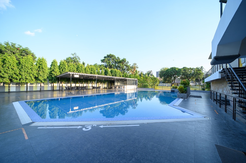 Sinclairs Siliguri 30/50