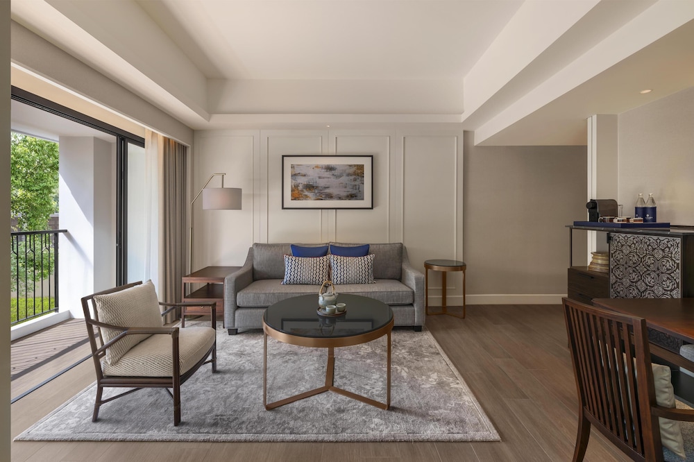 Kahavadi Chiang Rai, Curio Collection by Hilton 38/50