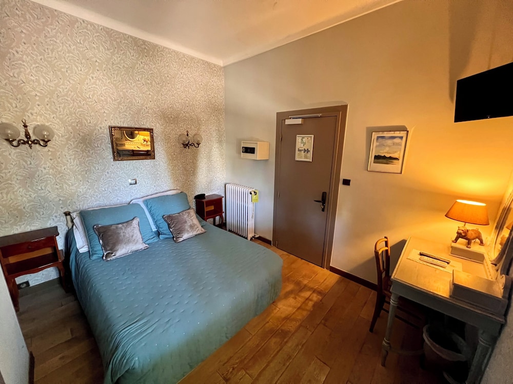 SUPERIOR, DOUBLE BED