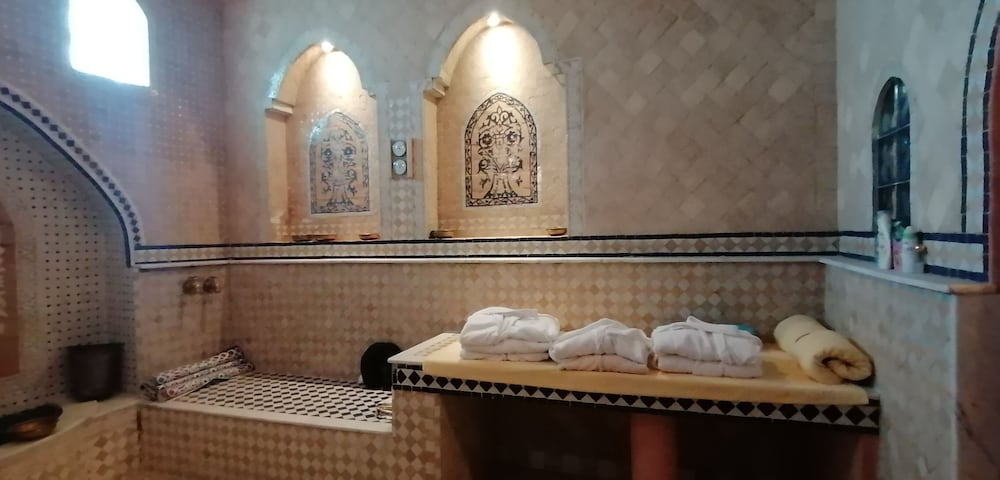 Pasta Plaza Hotel 20/39