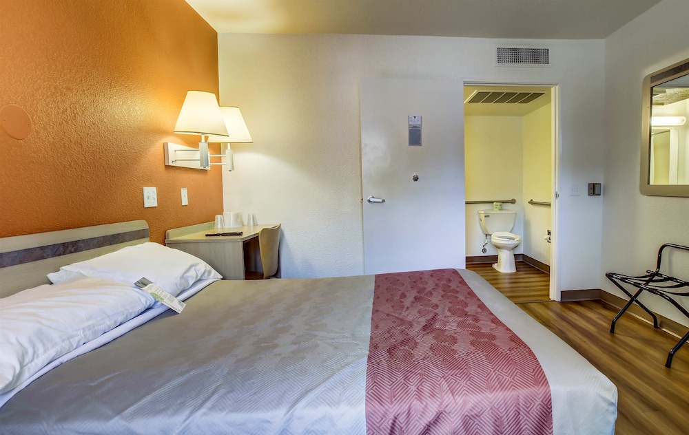 Motel6 Grants Pass, OR 17/44