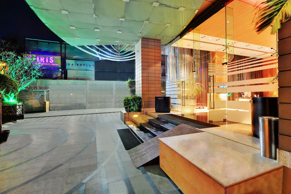 IRIS HOTEL 7/60