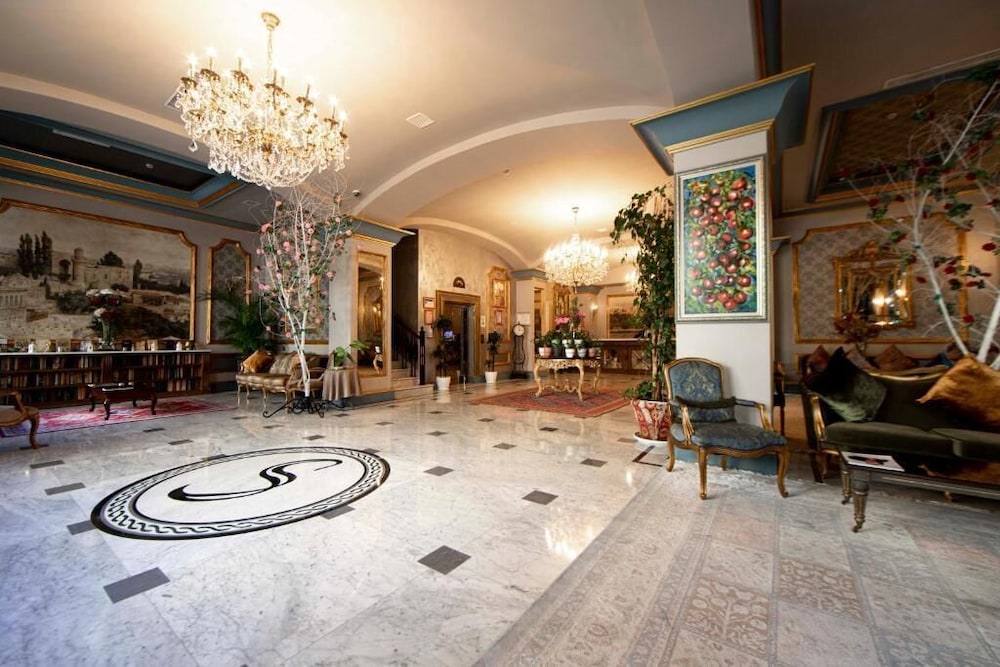 Sapphire City Hotel 47/52