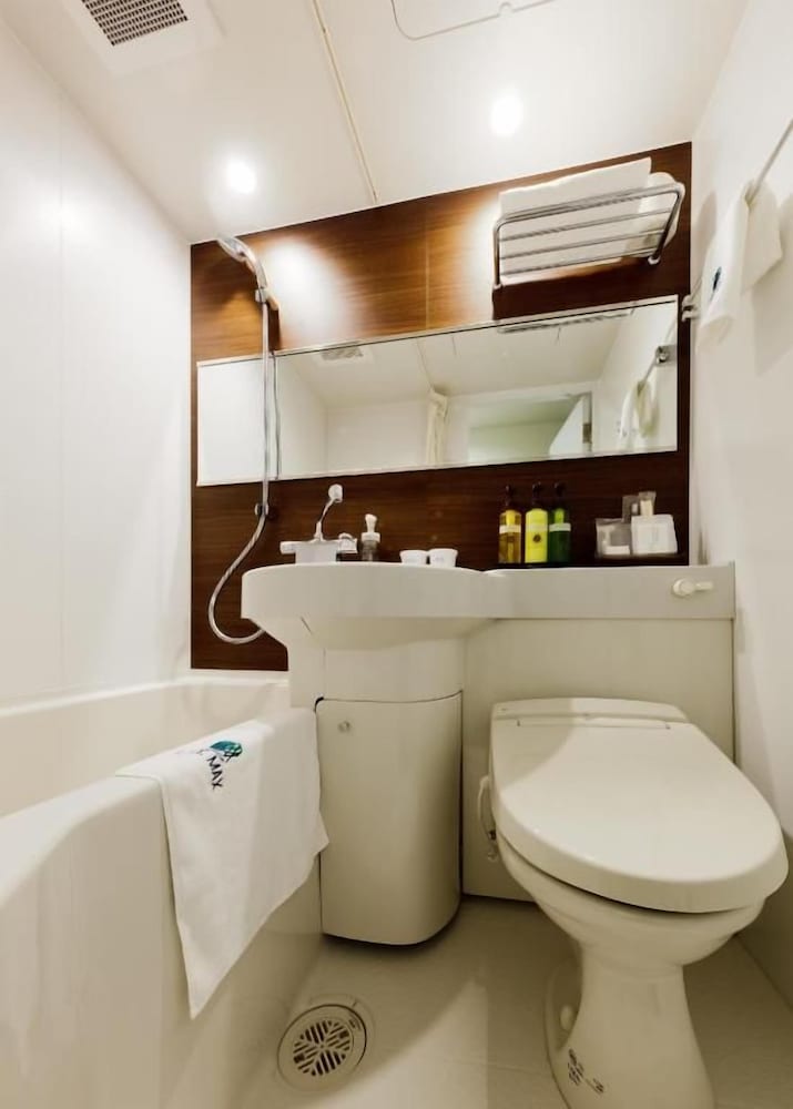 Hotel Livemax Ueno-Ekimae 52/53
