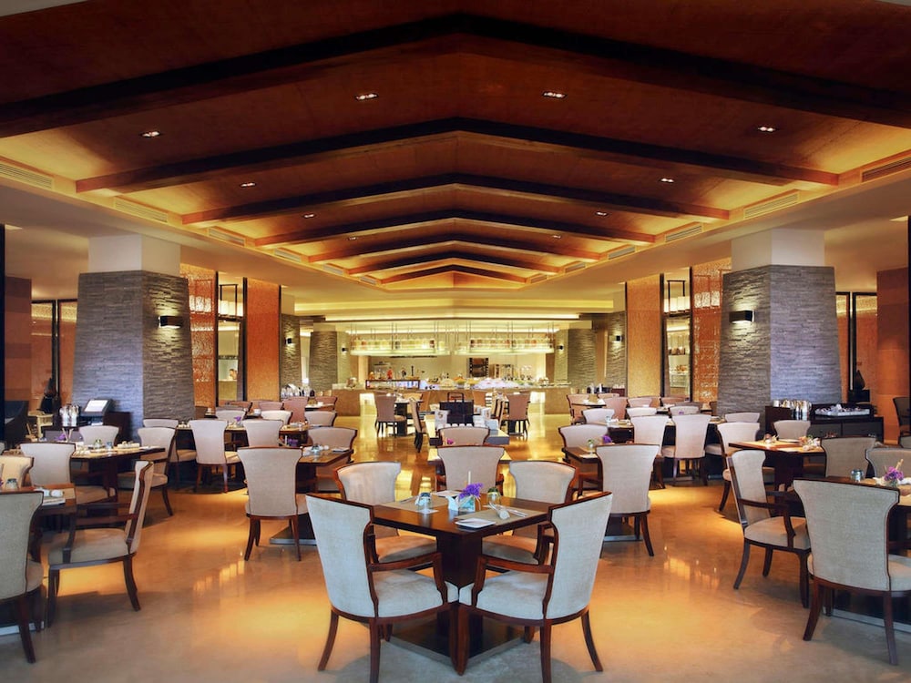 Pullman Oceanview Sanya Bay Resort and Spa 61/76