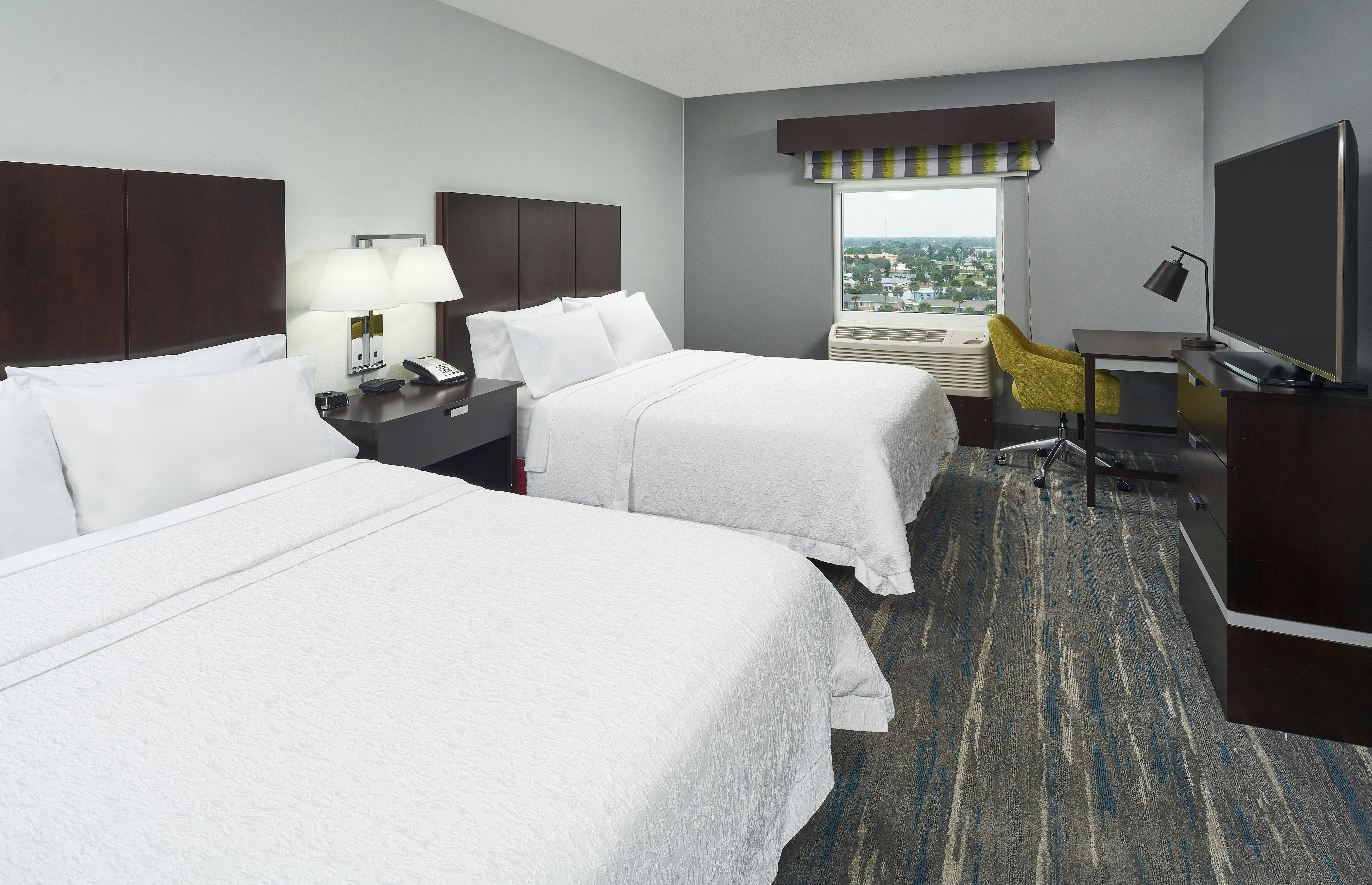 Hampton Inn Daytona Beach Beachfront 9/56