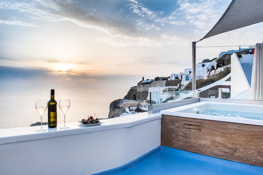 Hyperion Oia Suites 35/45