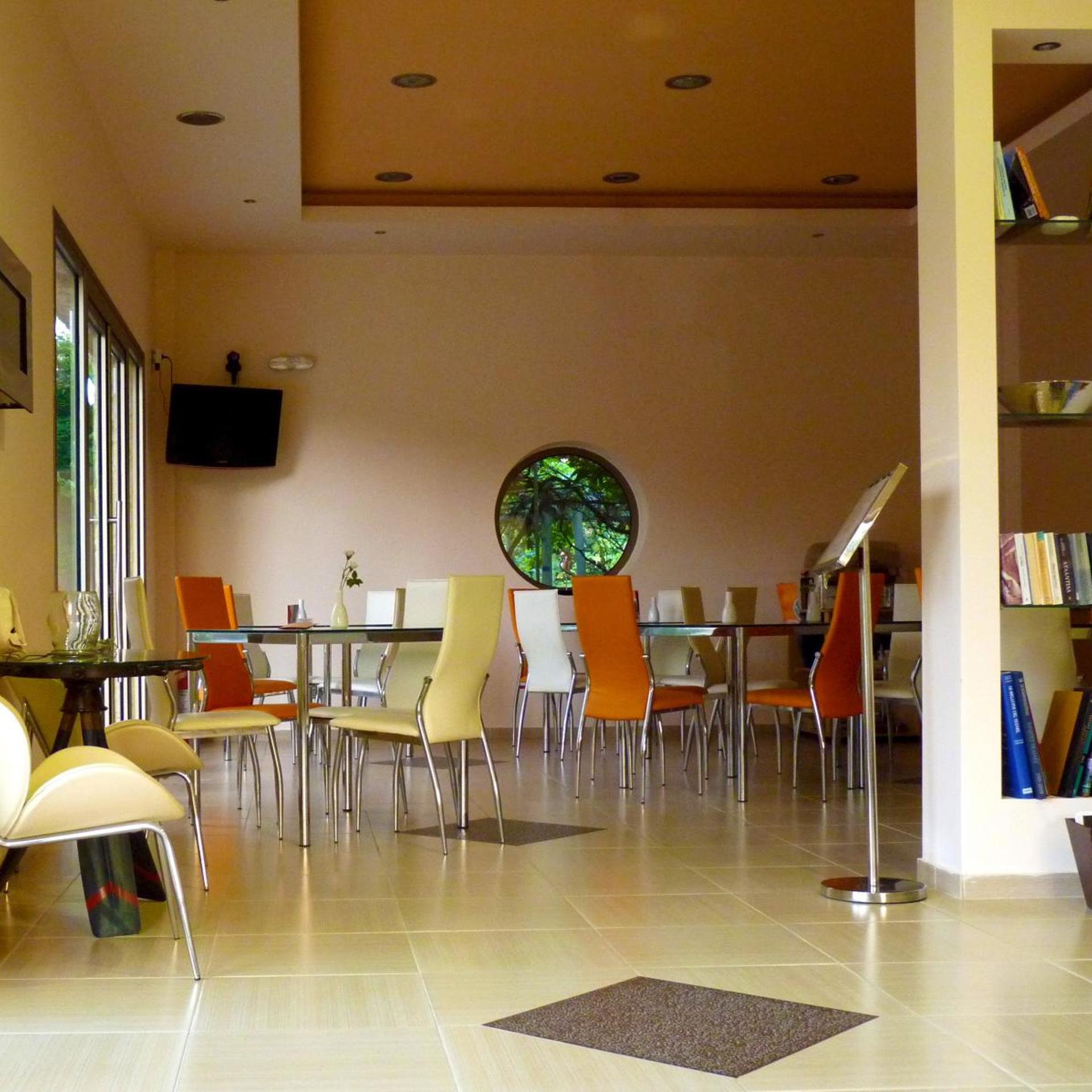 Avra Hotel 37/58