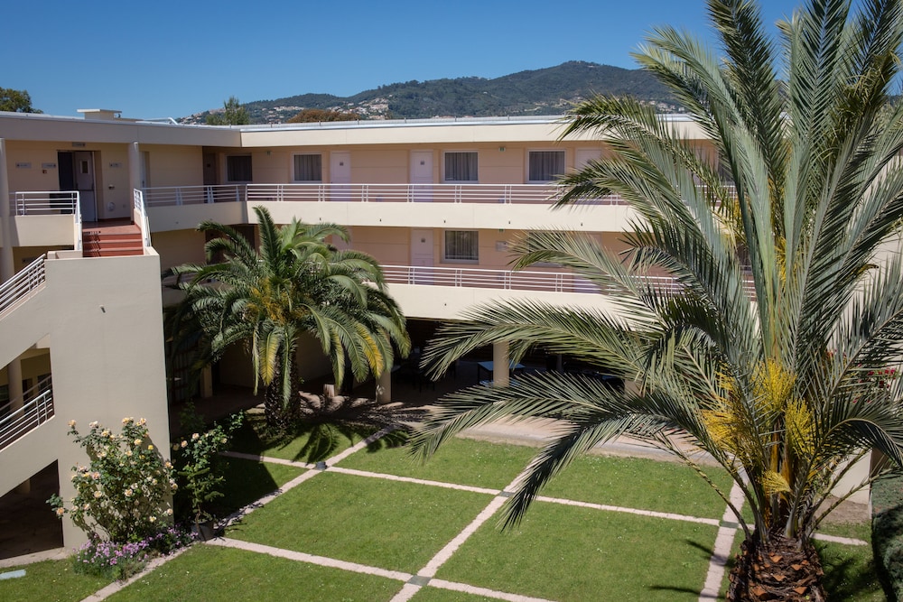 MERCURE CANNES MANDELIEU 28/60
