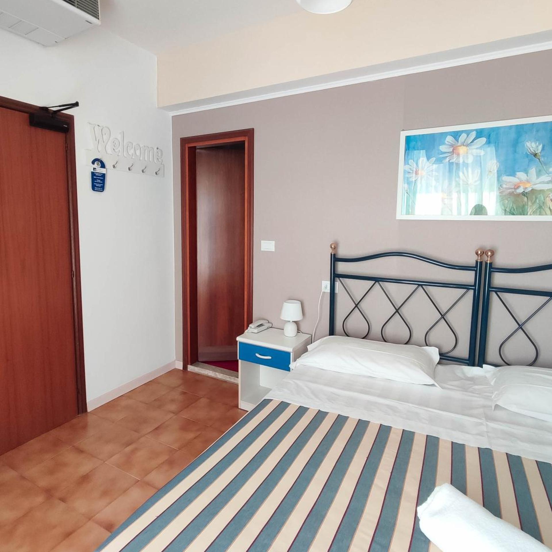 Hotel Riviera 19/50