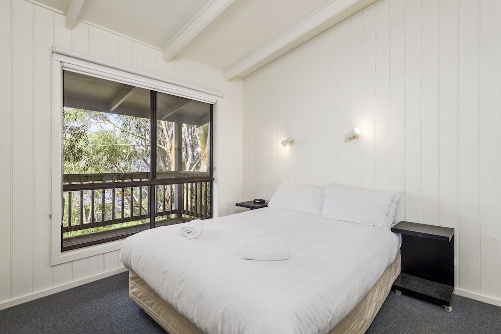 BEACON POINT OCEAN VIEW VILLAS 29/70