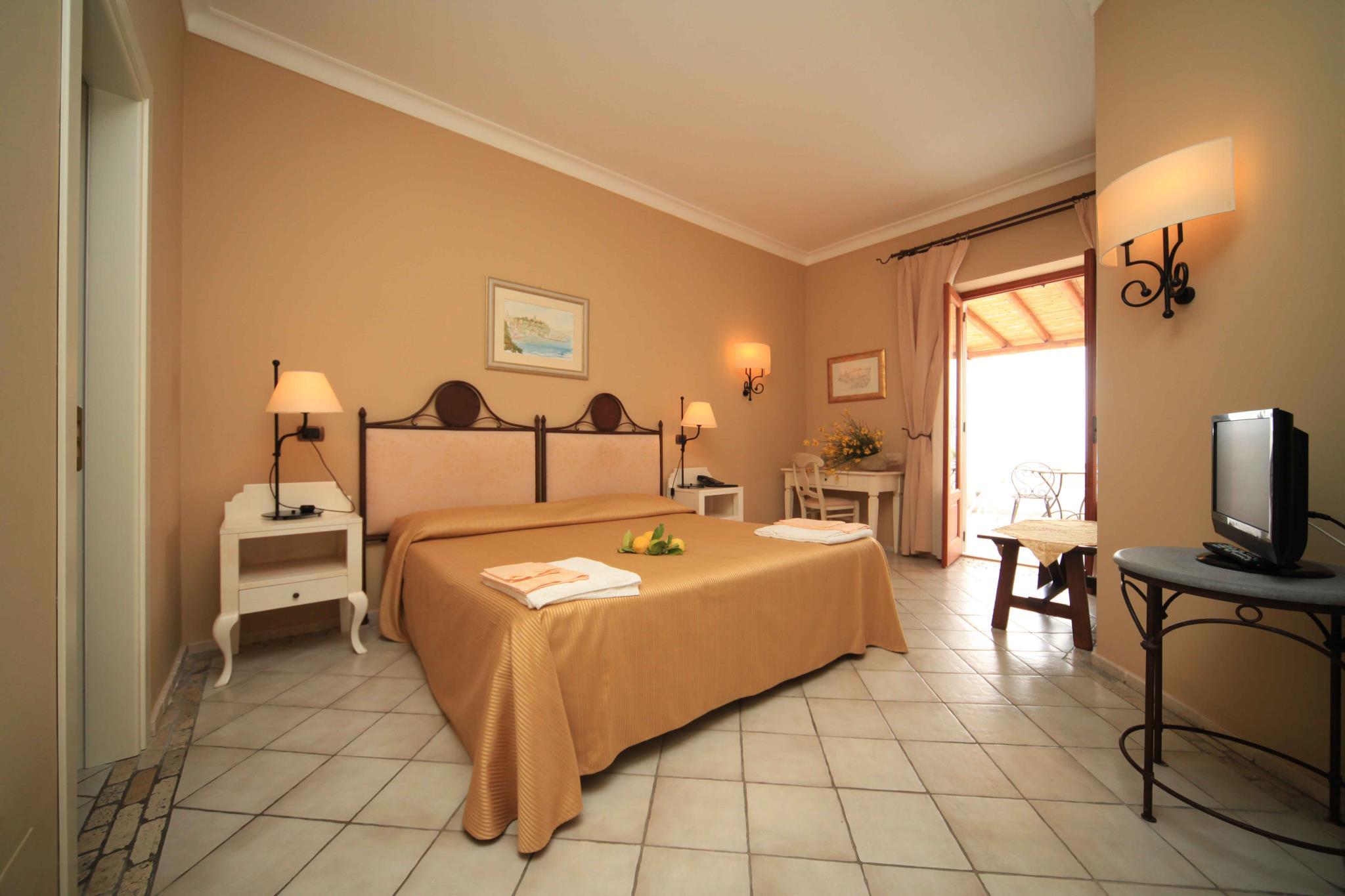 SUPERIOR, DOUBLE BED, SEA VIEW