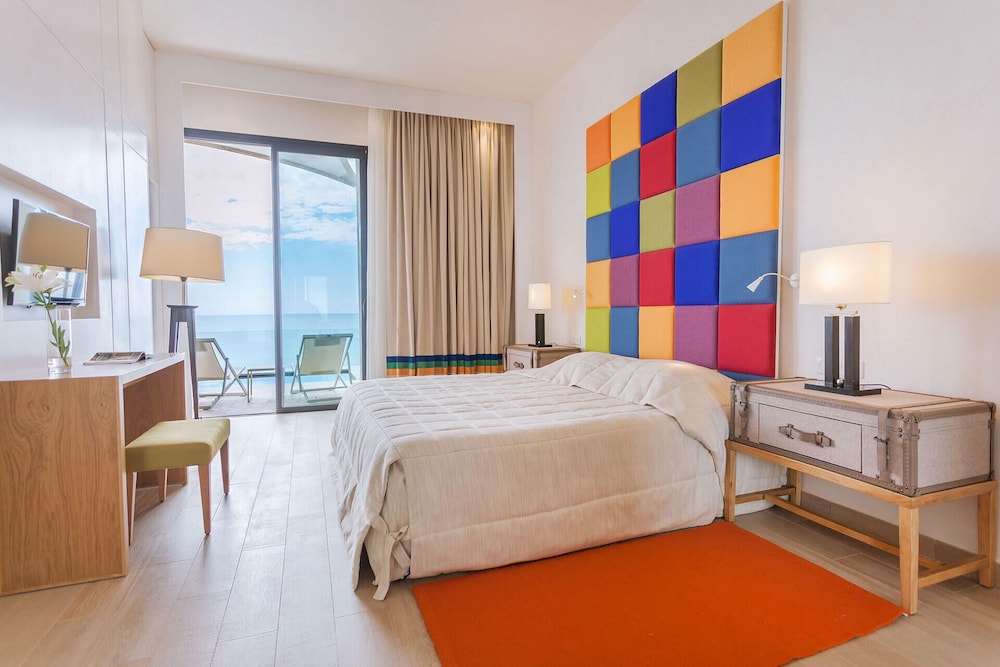 Legend, Suite, King Bed