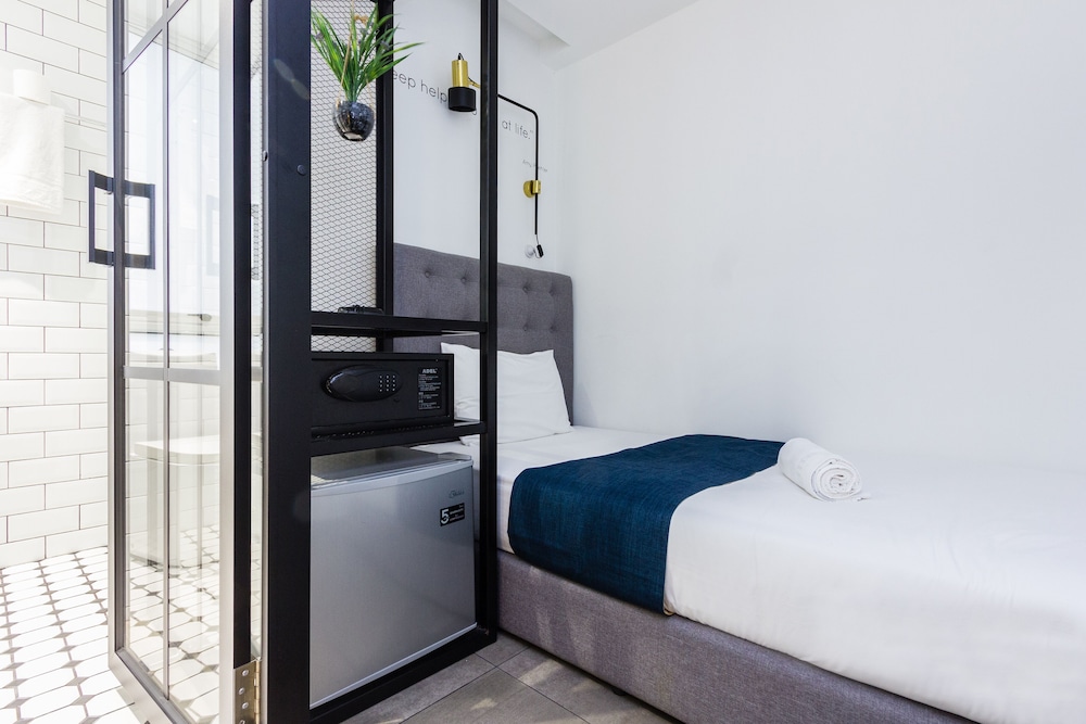 Z Hotel Ara Damansara, LRT, Mall, Airport 15/37