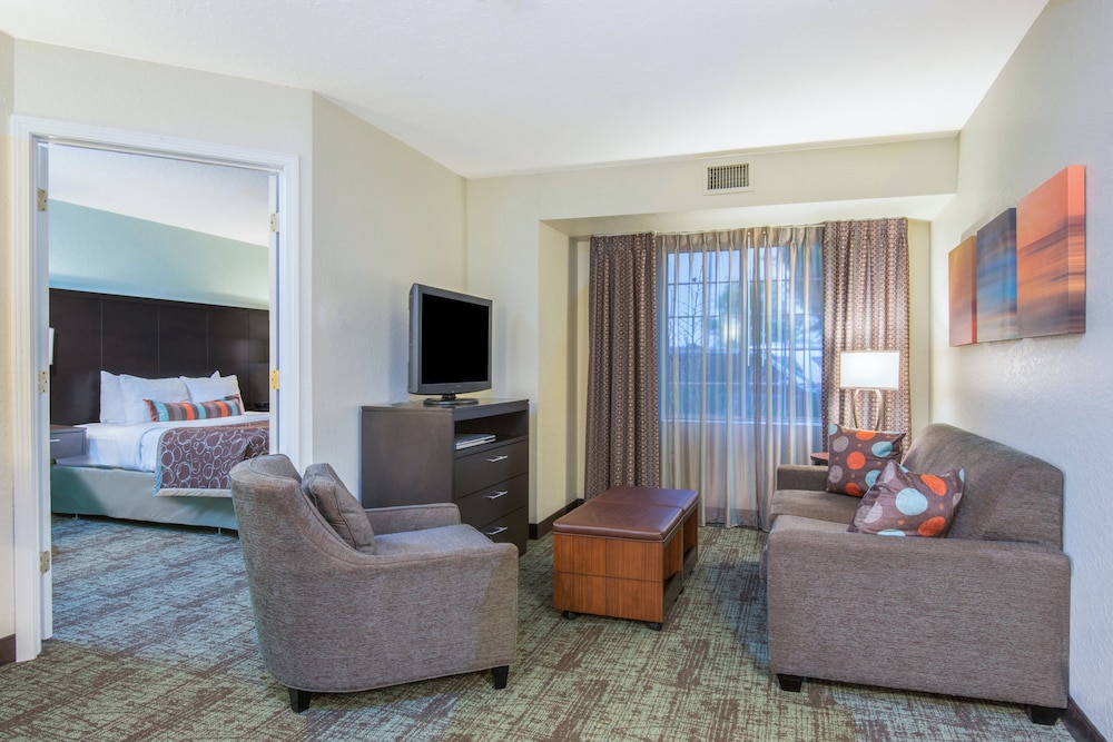 Staybridge Suites Allentown West 22/40
