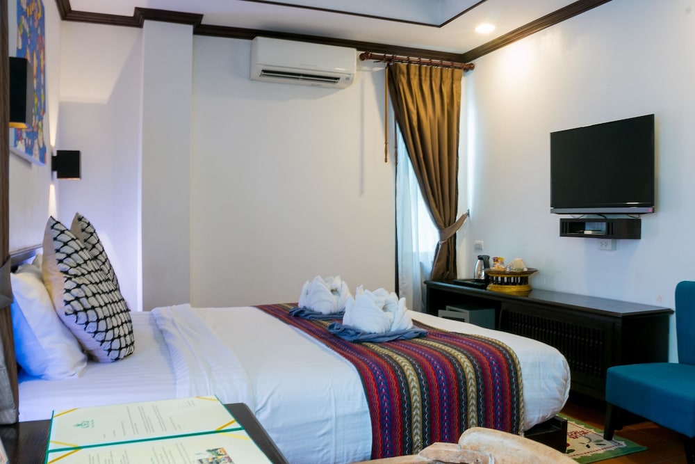 Baan Huen Phen 13/69