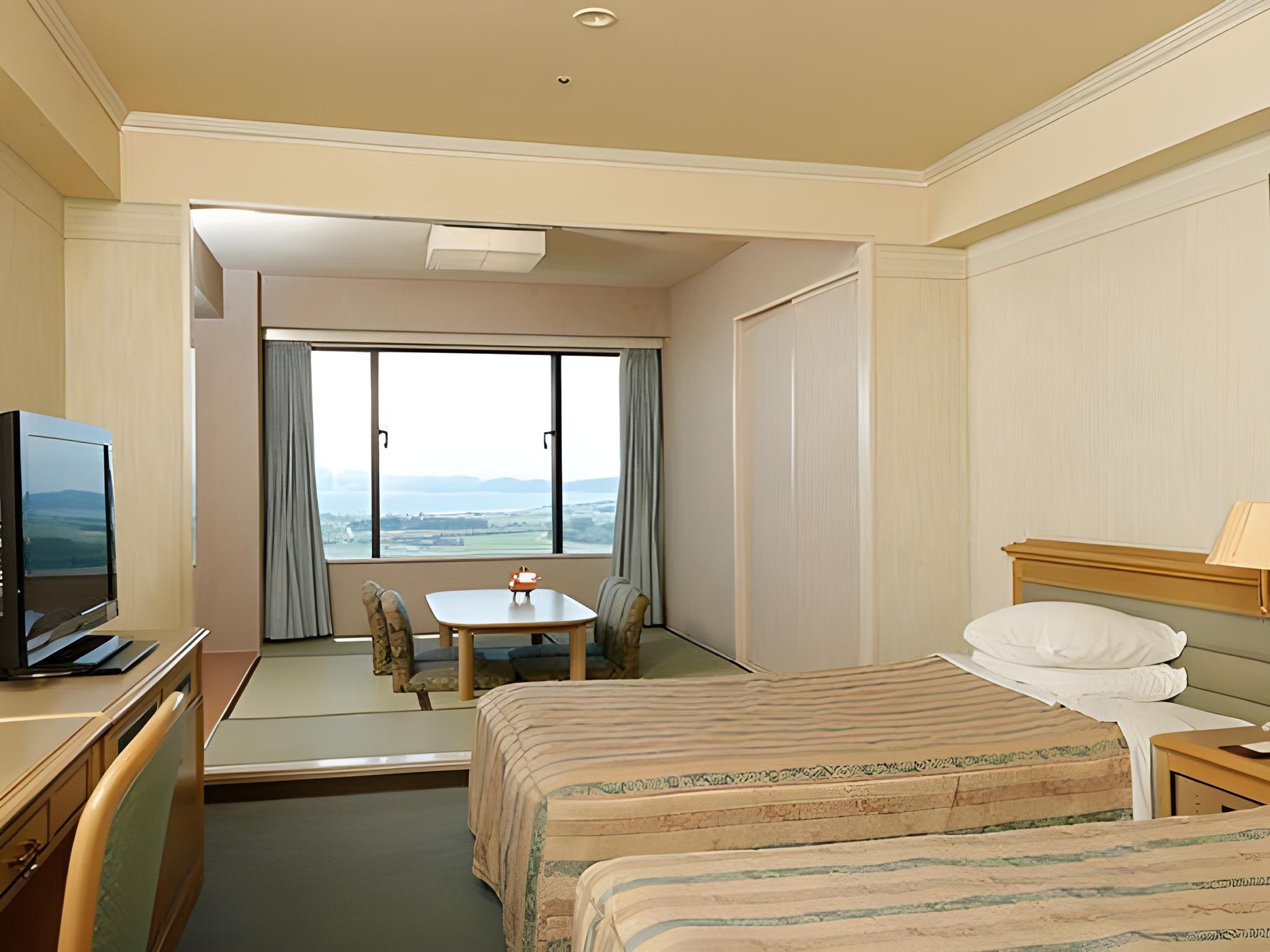 Japanese Western, Oriental, Twin Beds, Lake View