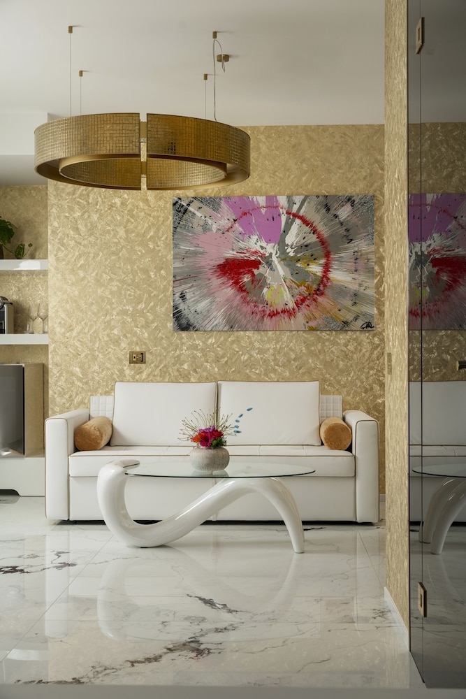 The Promenade Luxury Wellness Hotel 10/68