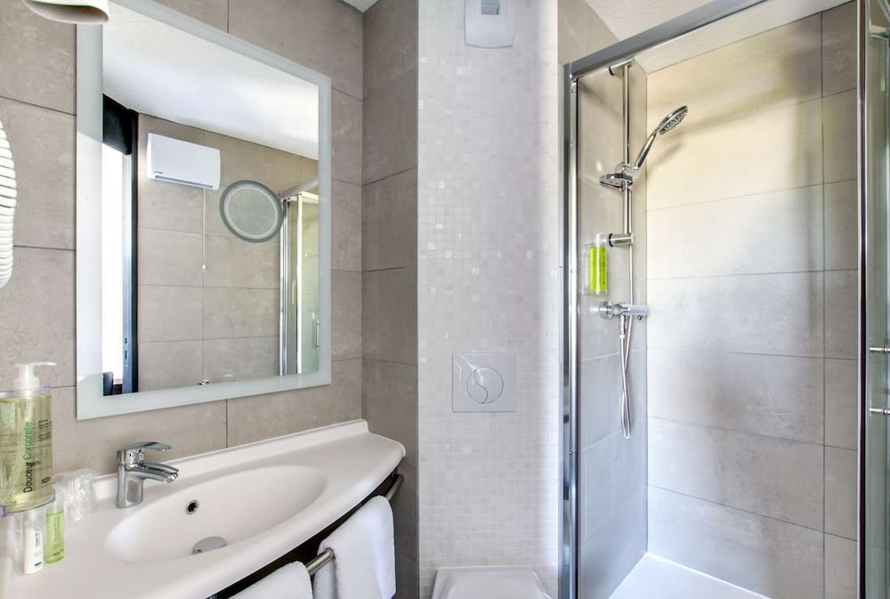 Brit Hotel Reims La Neuvillette 46/50