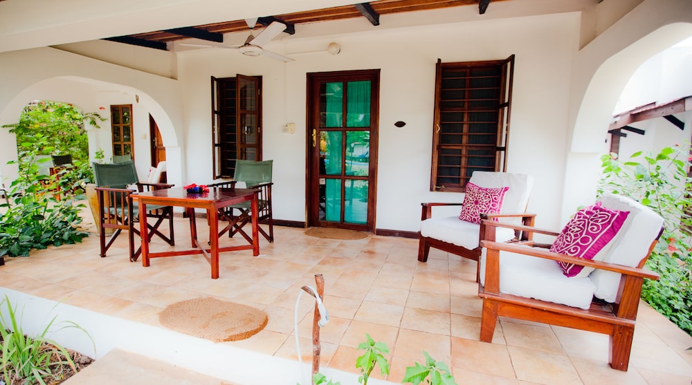 Flame Tree Cottages 30/59