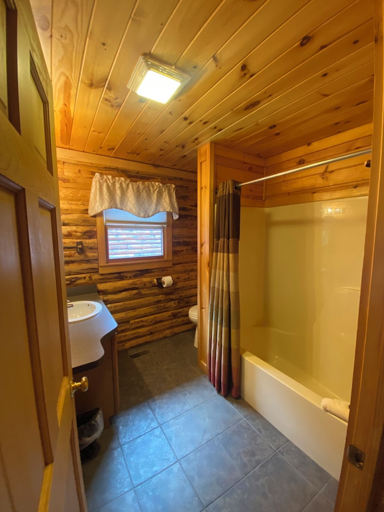 The Lodges at Cresthaven 27/60