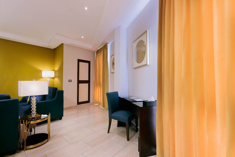 Oak Plaza Suites 14/66
