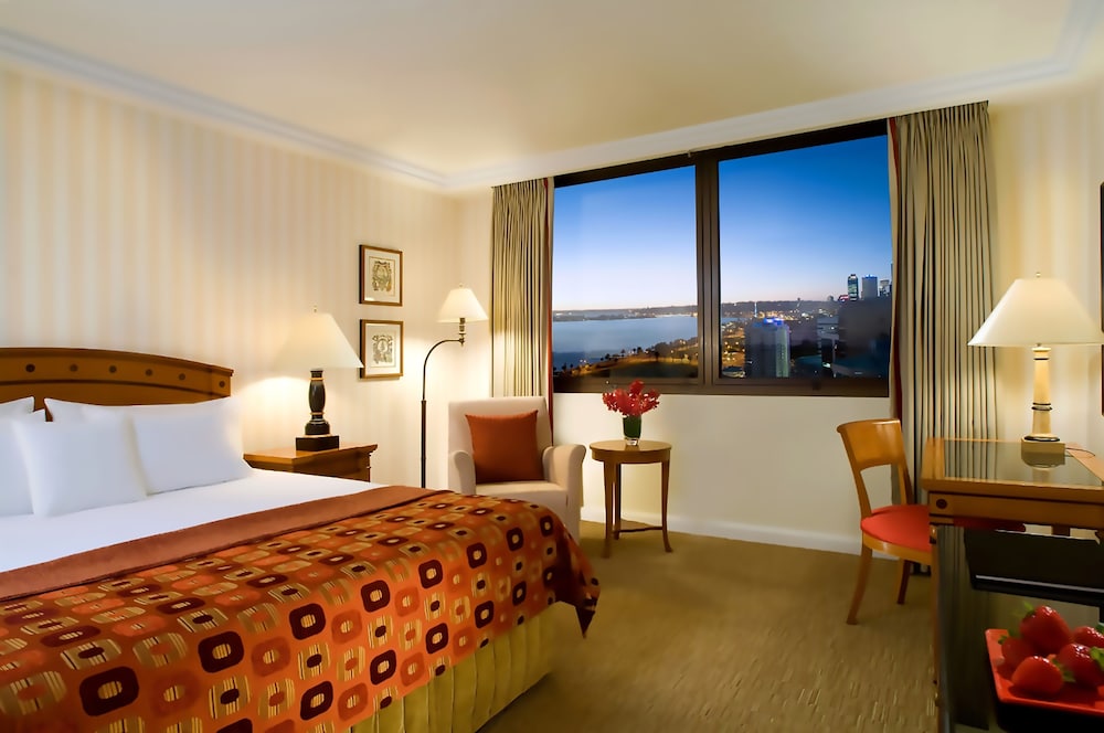 PAN PACIFIC PERTH 17/71