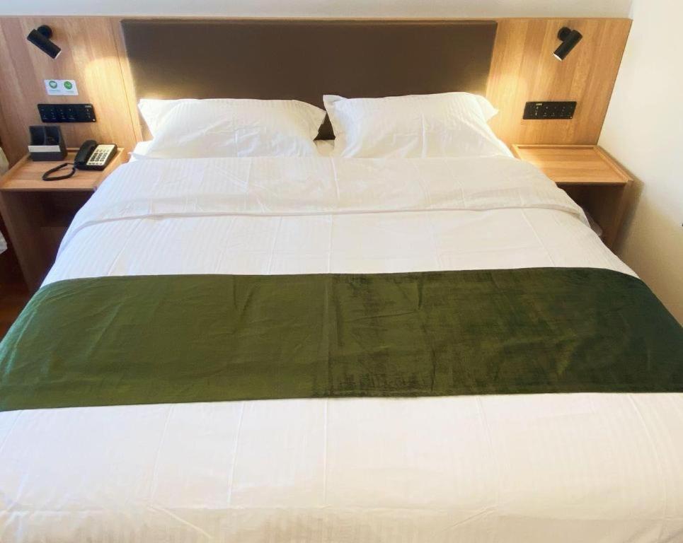 GreenTree Inn Beijing Fangshan District Doudian Road Jinxin Yuan Express Hotel 18/42