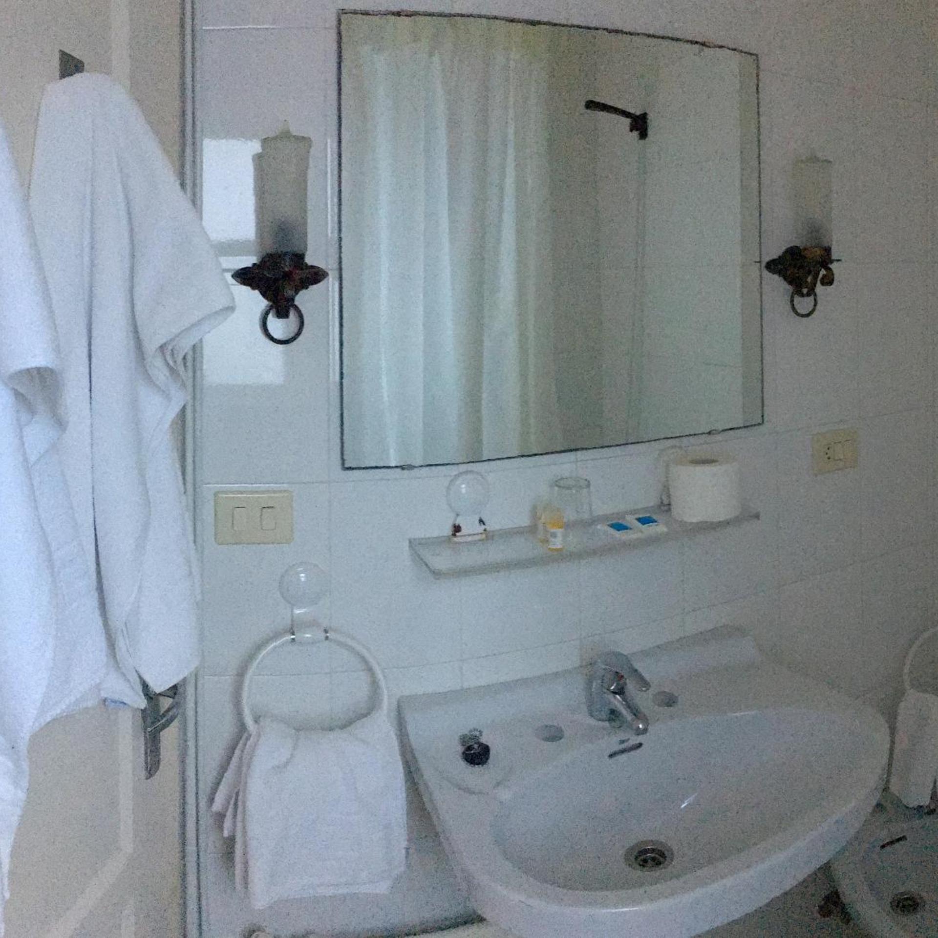 Hotel Bayona 57/59