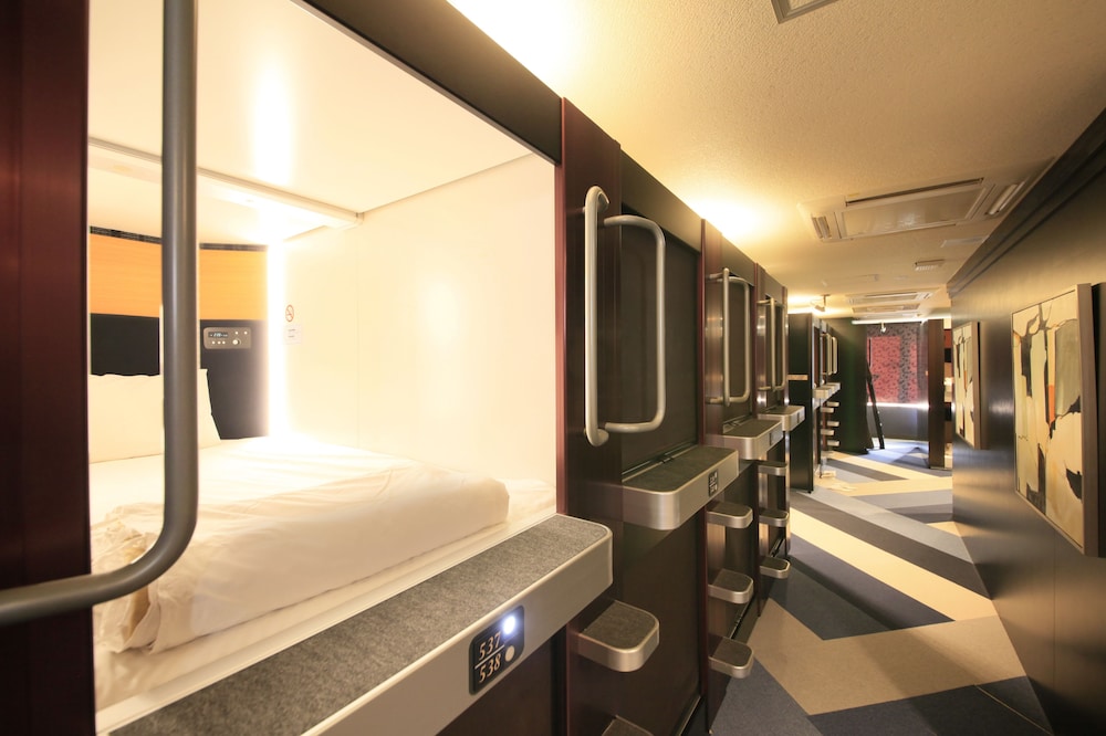 Ueno Station Hostel Oriental 1 18/50