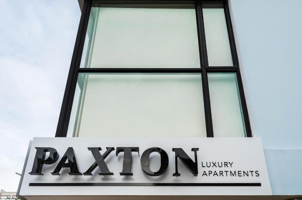 Paxton Luxury Apartments 2/35
