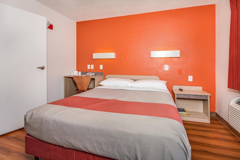 Motel6 Fairfield, CA - North 16/69