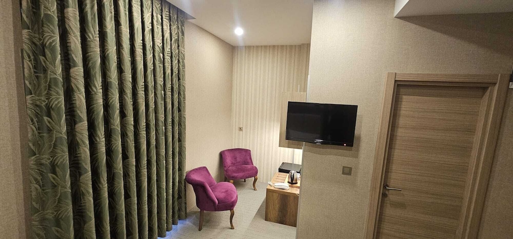 Mardy Hotel 34/47