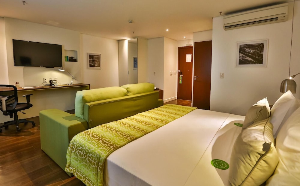 Room Superior King Accessible