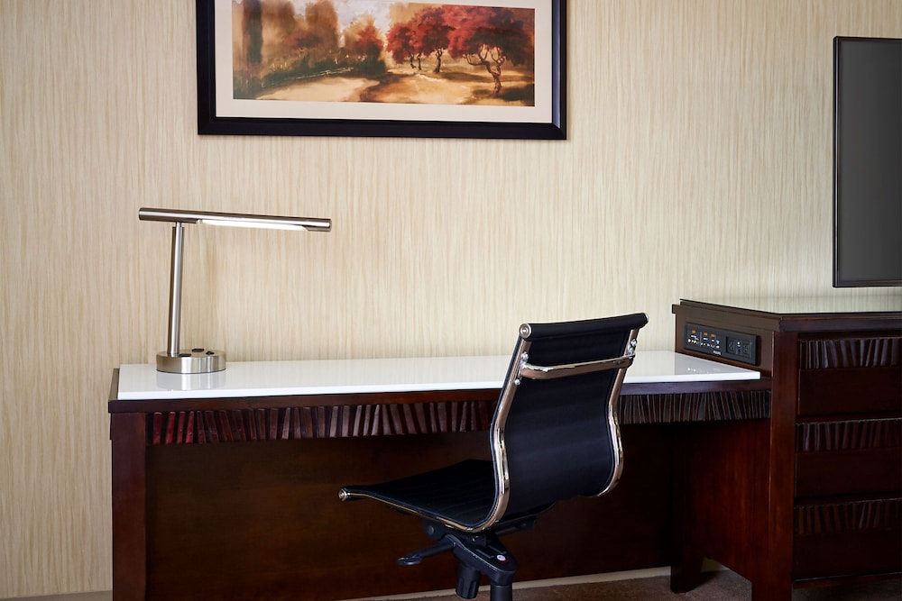 Sheraton Hamilton Hotel 41/42