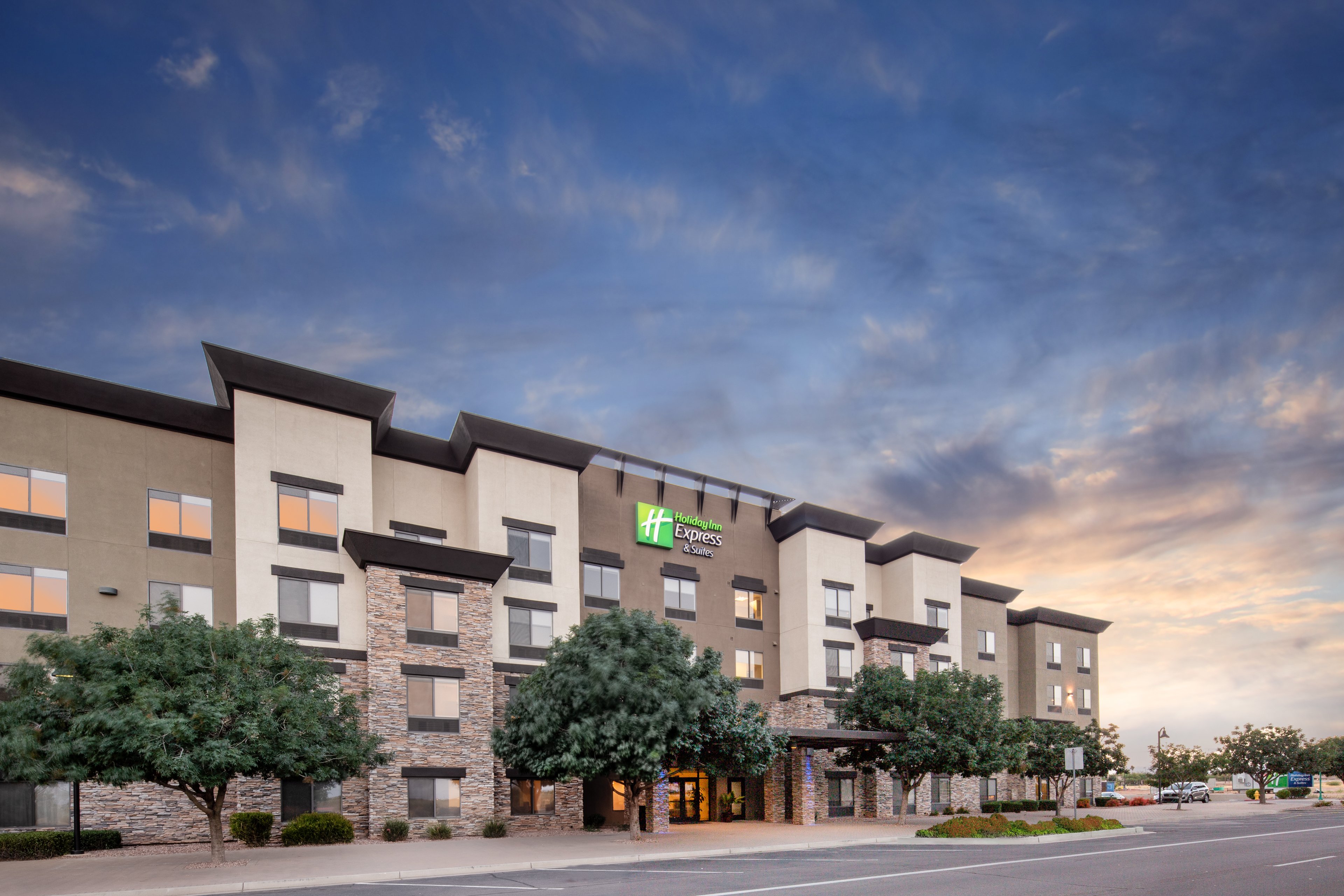 Holiday Inn Express Hotel & Suites Surprise 2/57