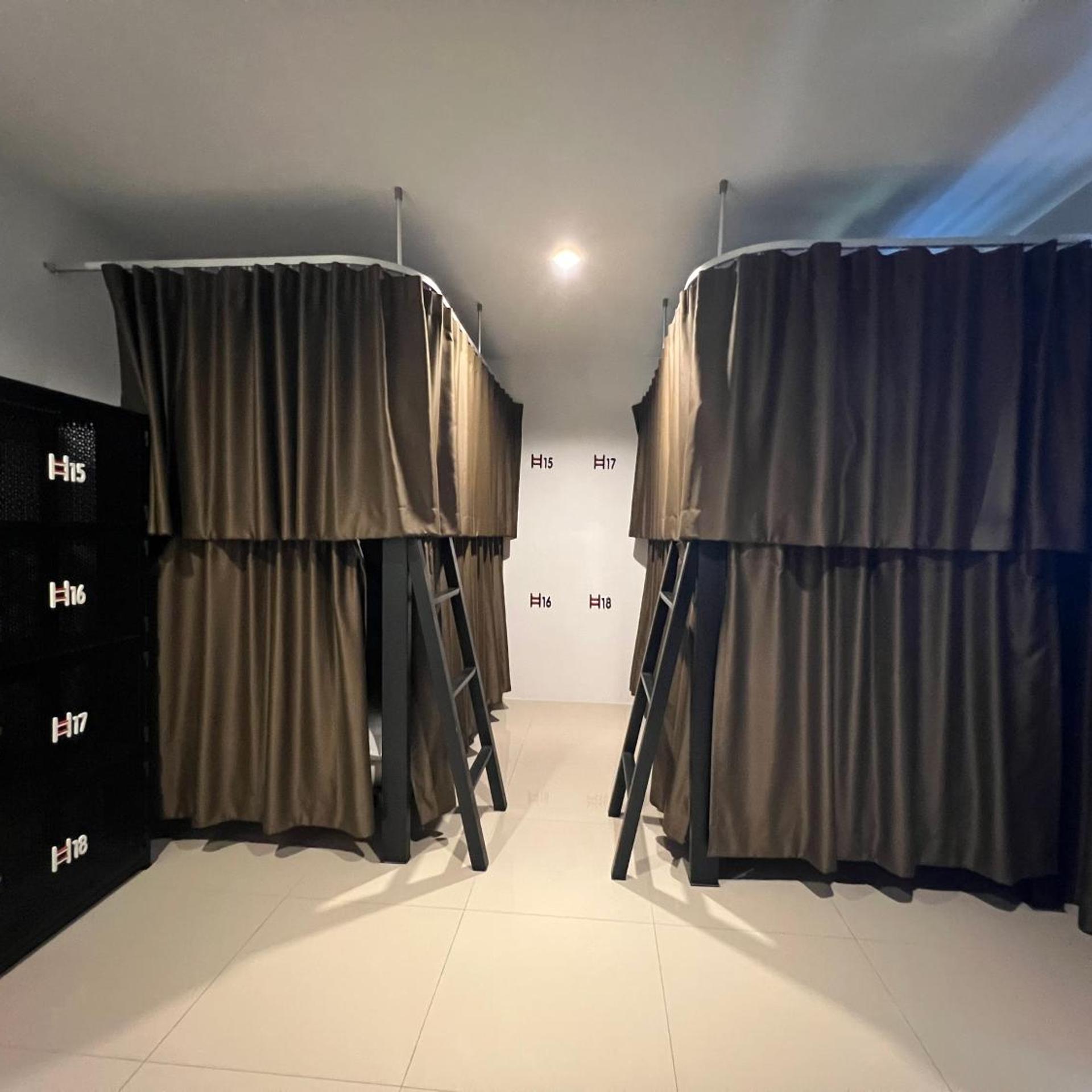 Litera Hostel Adults Only 54/71