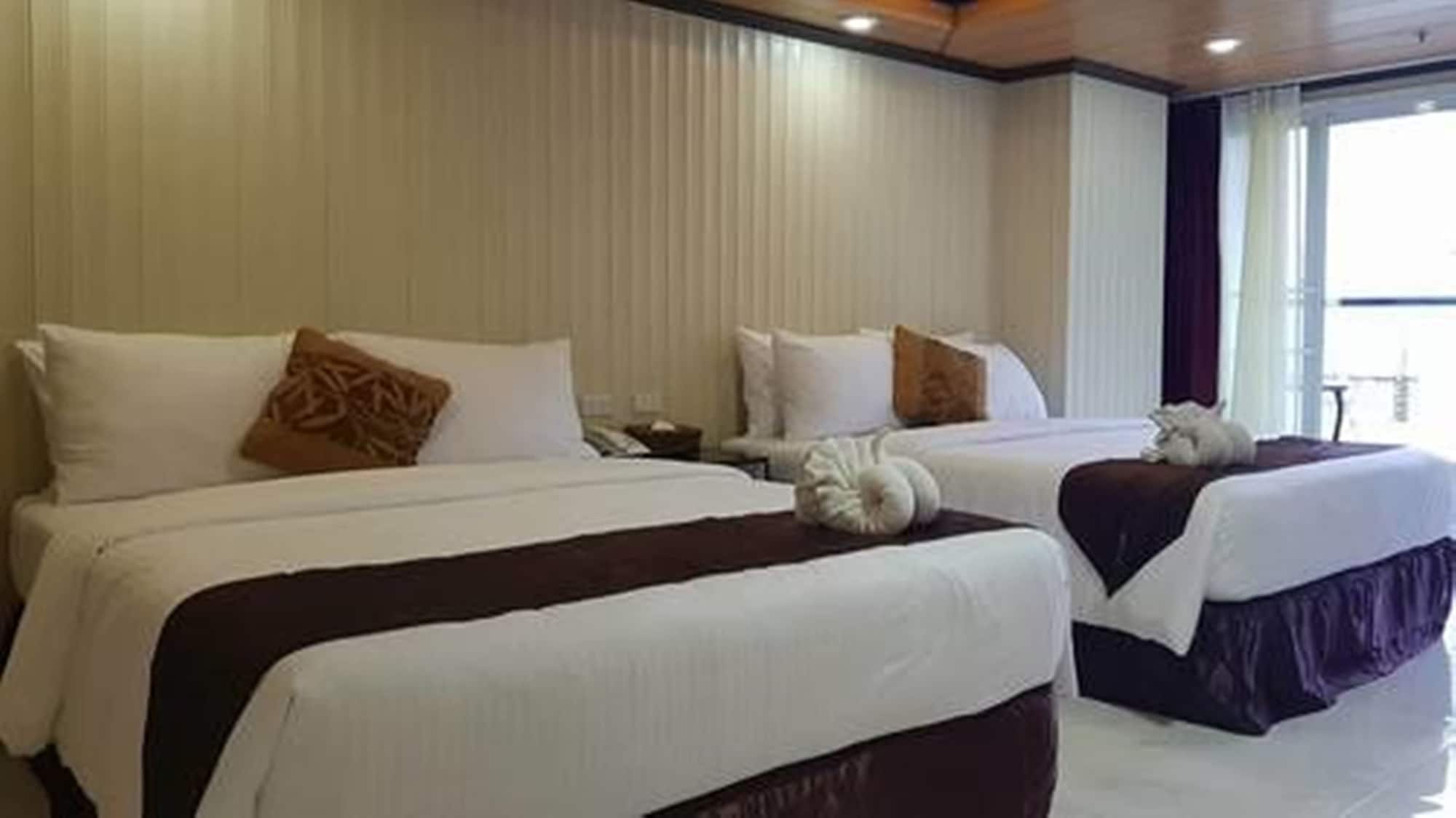 Main Premier Suite with Partial View