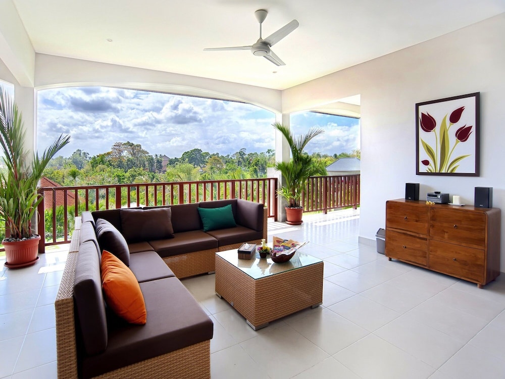 Villa Yenian 31/50