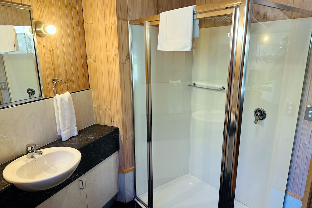 GRAMPIANS CHALETS 46/50