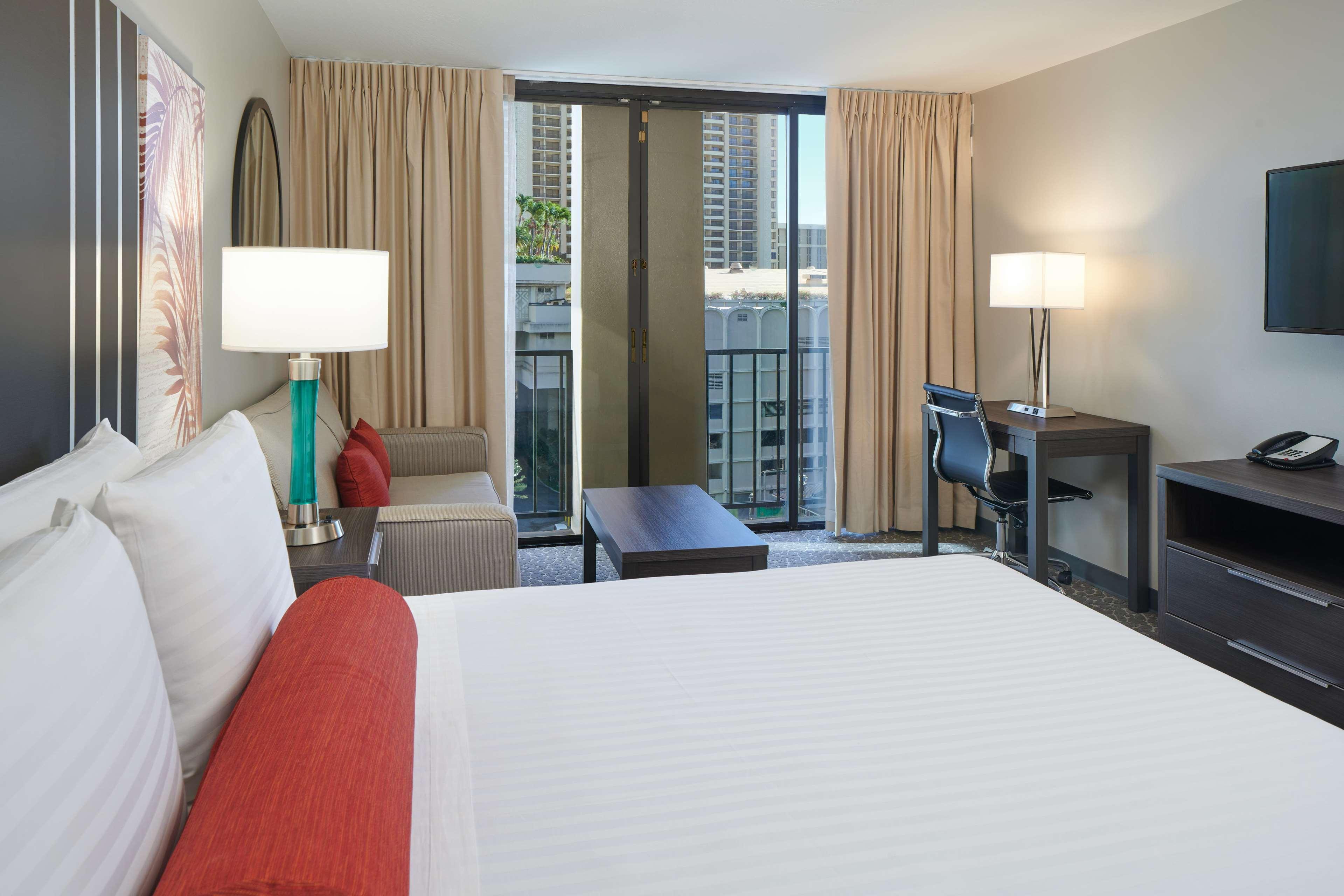 Room, City View