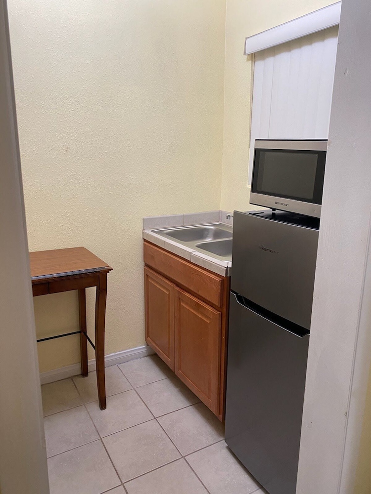 Europa Inn & Suites 31/40